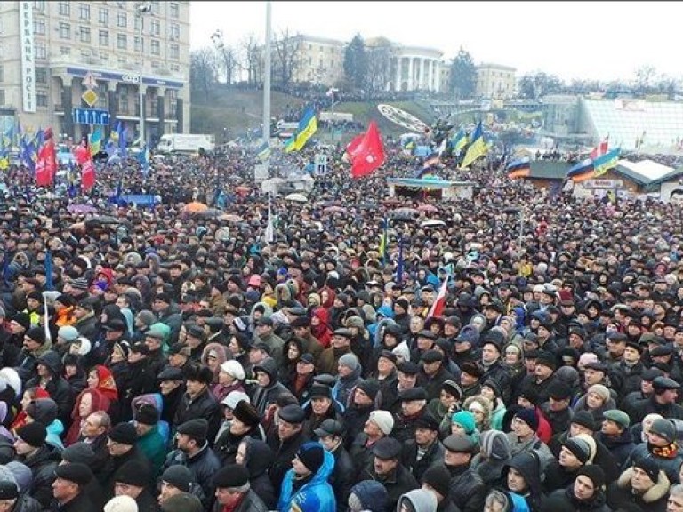 На Майдане началось Народное вече «За единство Украины»