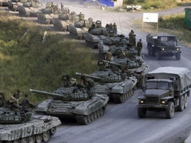 Россия накапливает военную технику и вооружение на границе с Украиной – военный эксперт