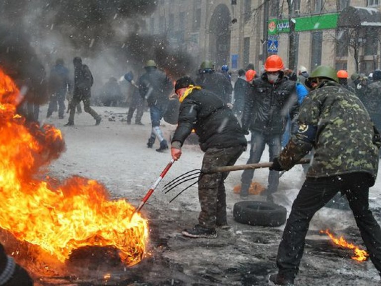 Бойцы Майдана обвиняют боссов в краже денег спонсоров революции (ВИДЕО)
