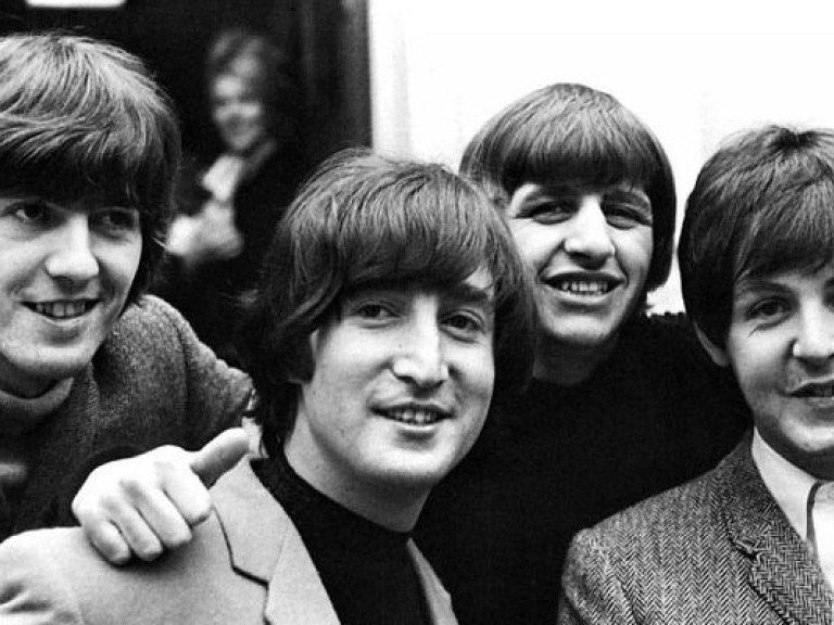В Ливерпуле с молотка ушли куртки и рояль The Beatles