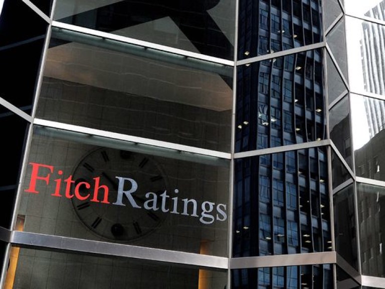 Агентство Fitch ухудшило прогноз по рейтингам ОАО &#171;Газпром&#187; и еще 8 компаний РФ