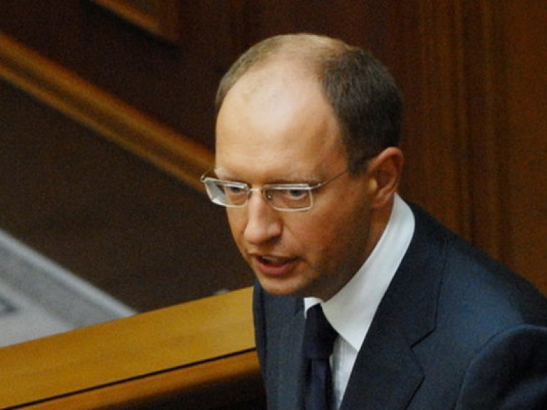 Если в ВР не будет принят пакет стабилизационных мер, то Украине грозит дефолт — Яценюк
