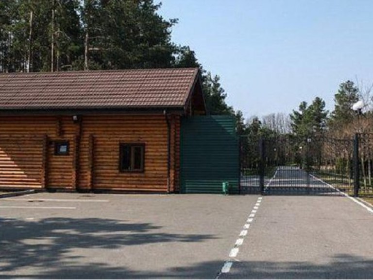 Резиденцию Януковича «Сухолучье» открыли для посетителей (ФОТО)