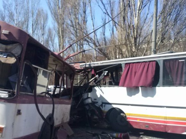 Количество жертв в результате столкновения троллейбуса с автобусом в Харцызске увеличивается (ФОТО)