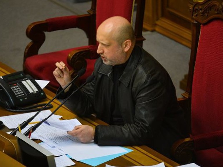 Турчинов открыл и сразу закрыл заседание ВР: депутаты разошлись до 8 апреля