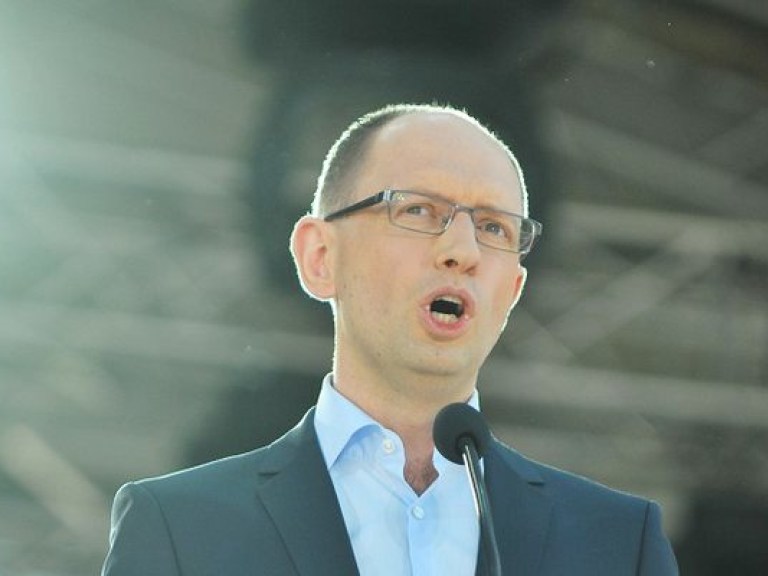 Кабмин готов поделиться властью