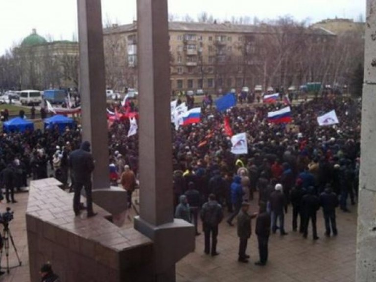 Донецкая милиция требует запретить митинги в центре города