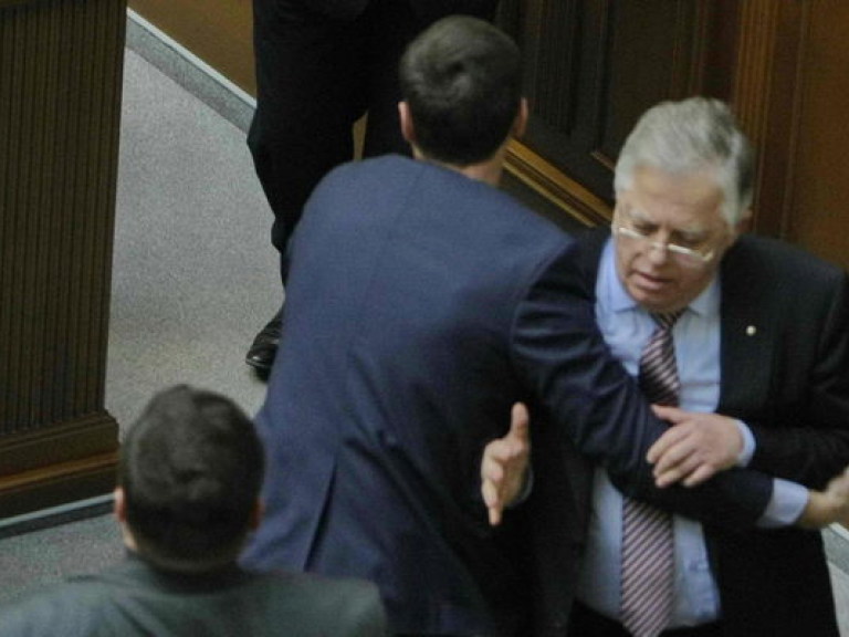 Компартия требует от ГПУ возбудить уголовное дело по факту драки в парламенте — Симоненко