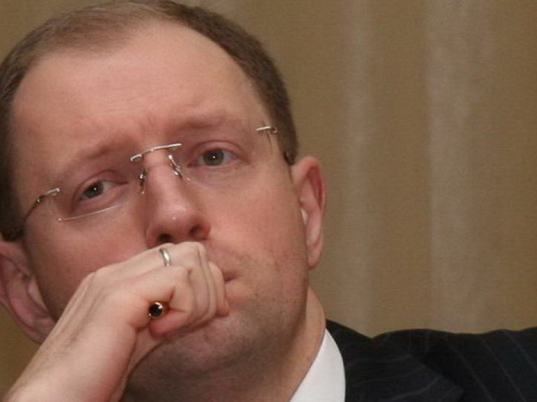 Яценюк: Служба по борьбе с коррупцией реально начнет борьбу со взяточничеством