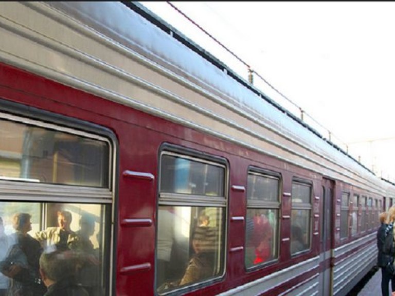 Приднепровская железная дорога отправляет в Крым поезда