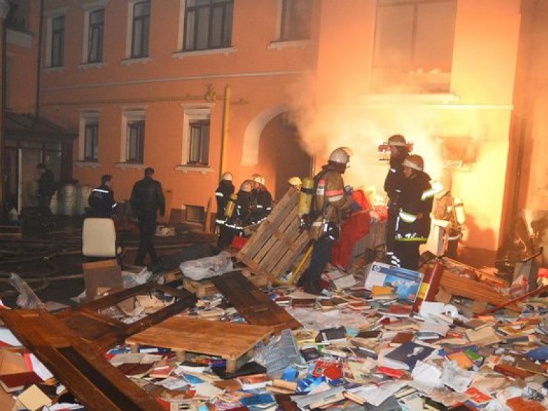 Пожарные допускают факт преднамеренного поджога центрального офиса КПУ