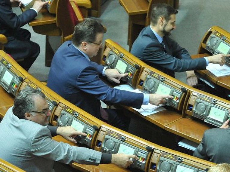 Рада не приняла во втором чтении закон о выборах местных депутатов и мэров городов