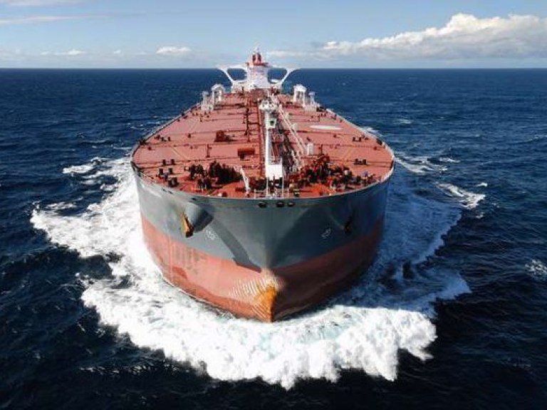 Россия активно отправляет в Крым танкеры с нефтепродуктами