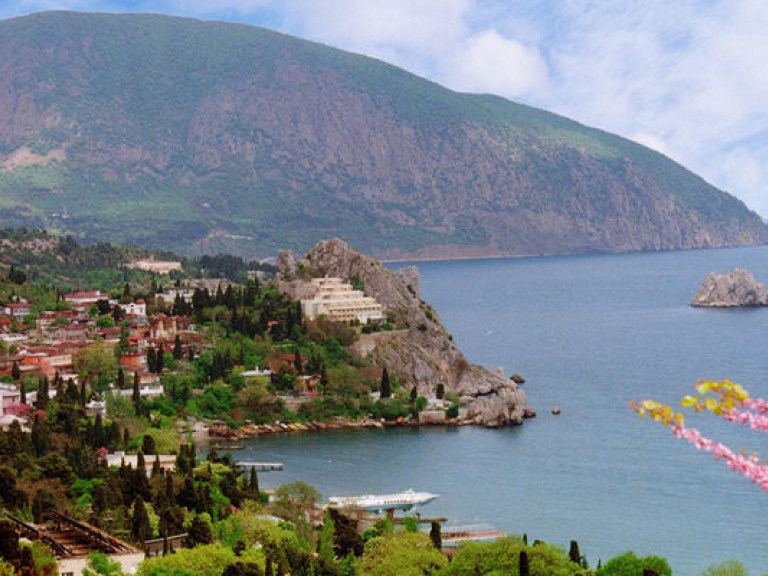 Экс-министр туризма Крыма: турпоток этим летом на полуостров будет вдесятеро меньше