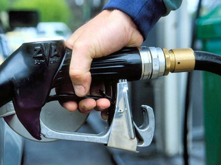Бензин в Украине за 10 дней подорожал на 8%