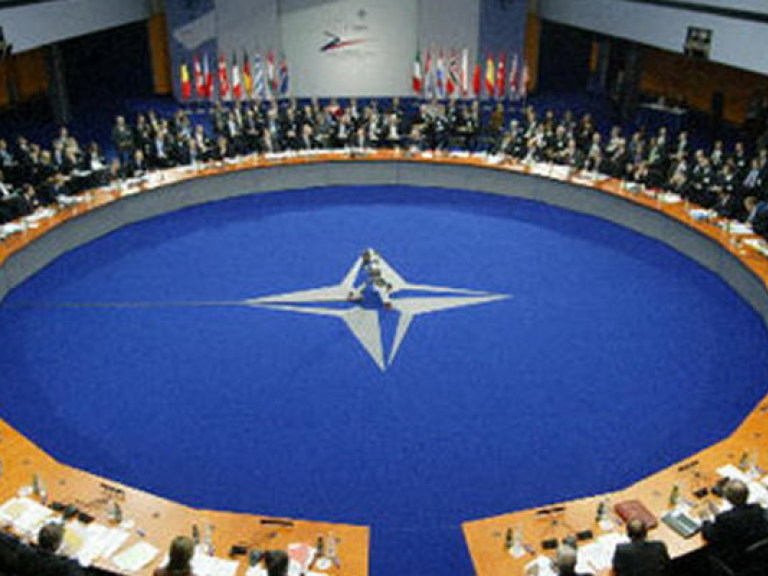 Генсек НАТО: Международный авторитет России растерзан на куски