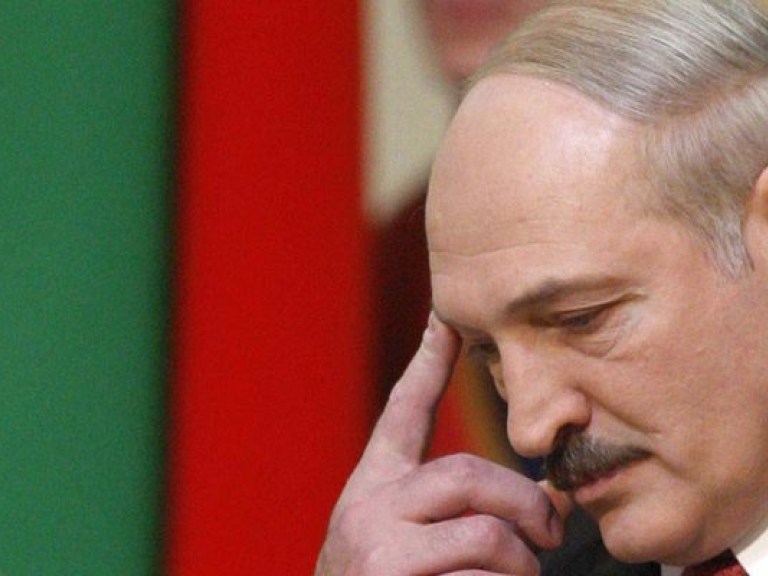 Турчинов понимает, что смена власти в Украине была неконституционной — Лукашенко