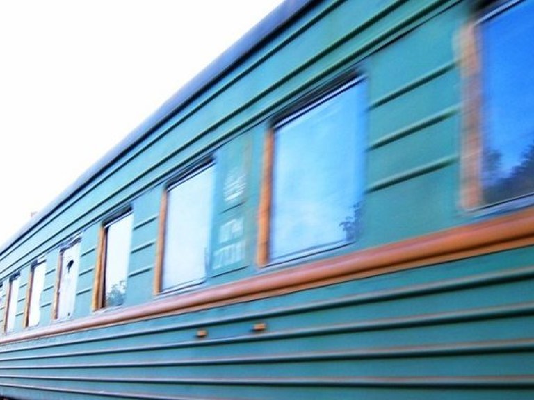«Укрзализныця» ввела 11 дополнительных поездов на период празднования Пасхи