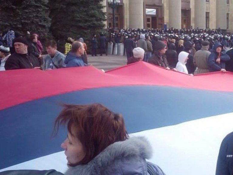 Захватчики Луганского СБУ отправили в Славянск полсотни бойцов (ВИДЕО)