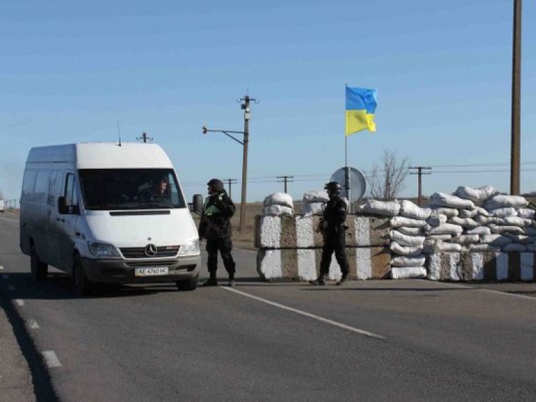 На границе с Крымом пограничники перехватили партию бронежилетов