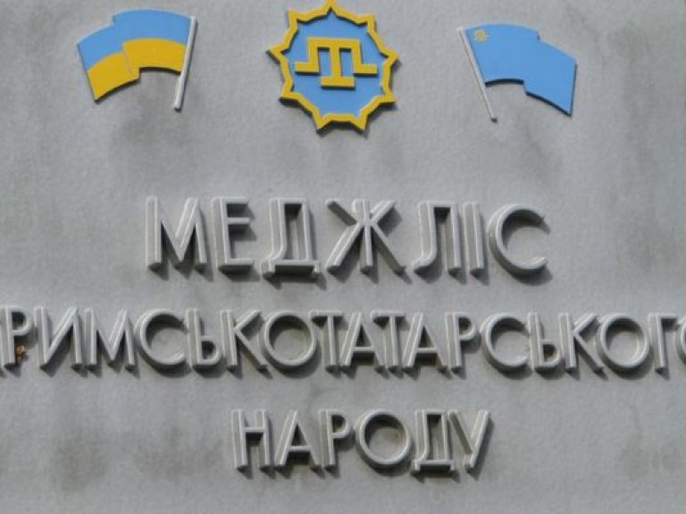 Неизвестные совершили нападение на здание Меджлиса в Крыму