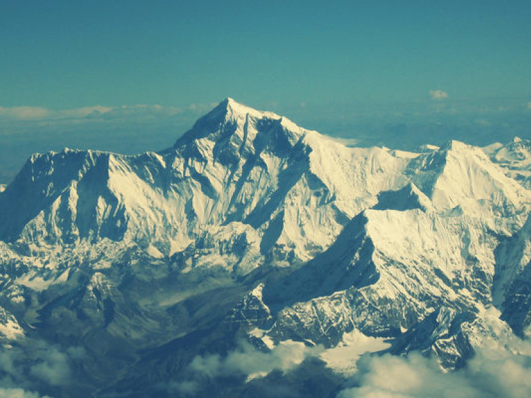 Восхождения на Эверест могут запретить