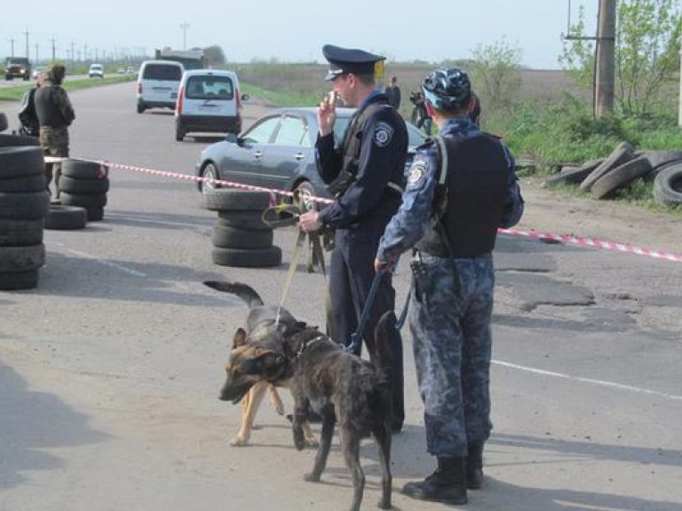 Раненым на блокпосту одесситам медики отказываются оказывать помощь