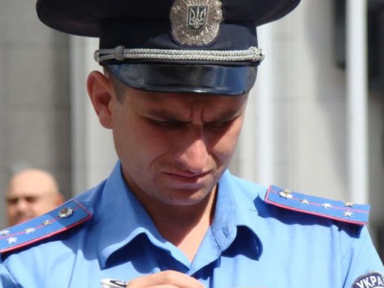 В Харькове в результате столкновения между ультрас и пророссийскими активистами пострадало два милиционера