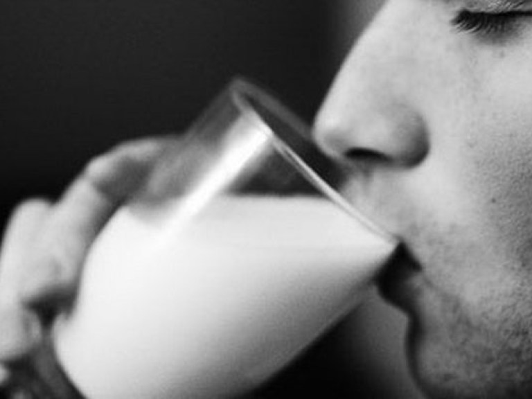 Специалисты проверили качество украинского молока