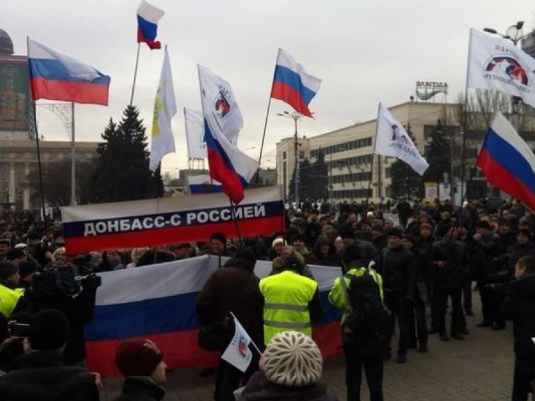 В Донецке пророссийские активисты с битами разогнали проукраинский митинг