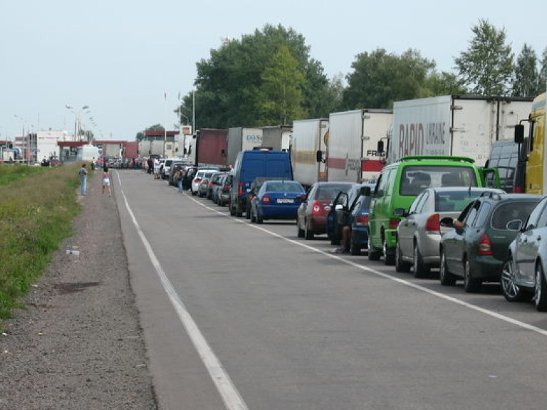 Из-за пограничников в Крыму водители стоят на границе с Украиной по 5-10 часов – Госпогранслужба