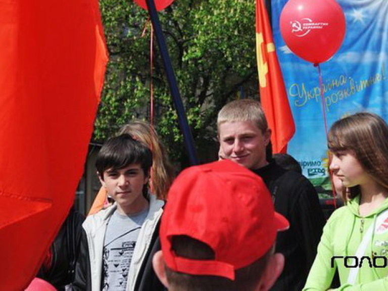 Сторонники КПУ традиционно отметили Первомай в Луганске (ФОТО, ВИДЕО)