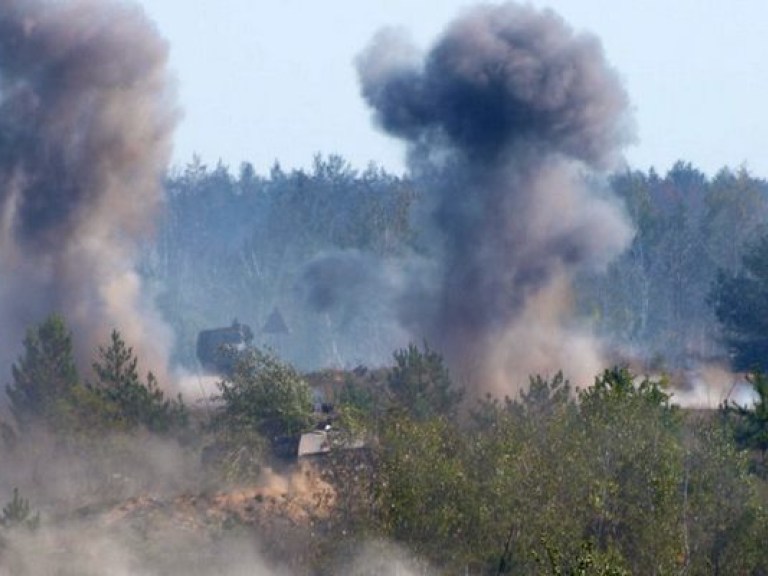 Вертолеты наносили ракетные удары по блокпостам Славянска — очевидец