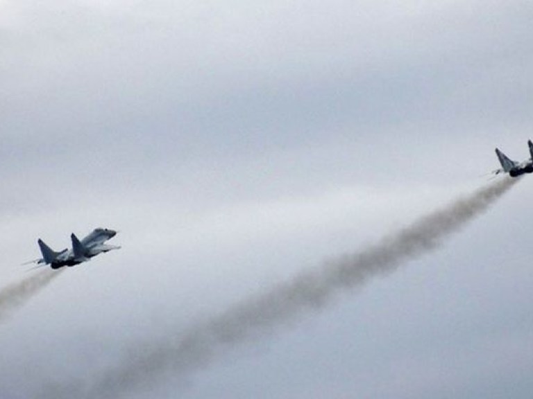 РФ перебросила в Крым авиаполк новейших истребителей