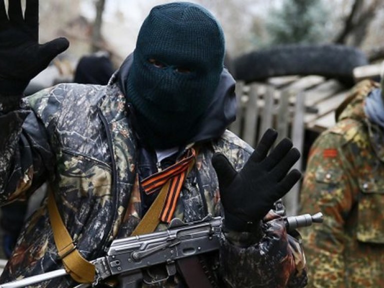 В Крыму один из лидеров «Башмаков» вербует людей для участия в терактах на территории Украины