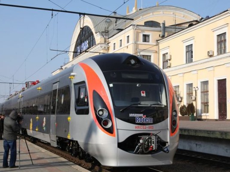 Поезд Hyundai Интерсити вернулся на маршрут Киев-Львов