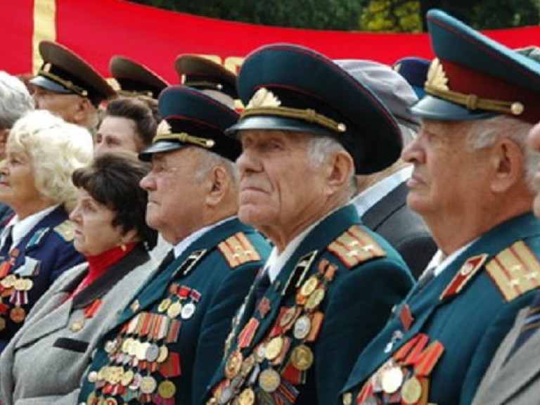 Крымские ветераны смогут получить выплаты ко Дню Победы только на материковой Украине — Минсоцполитики