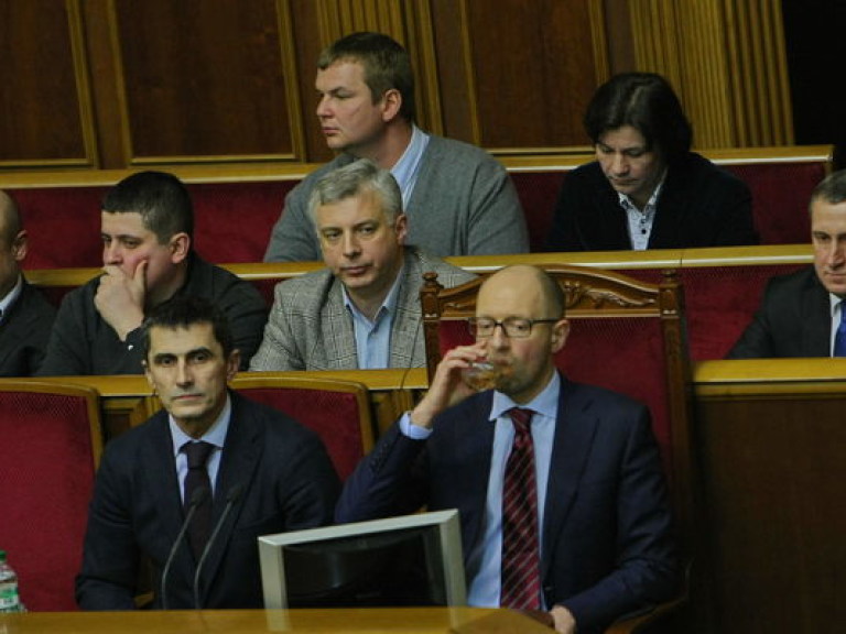 Политика «ничегонеделания» очень дорого обойдется Украине – эксперт