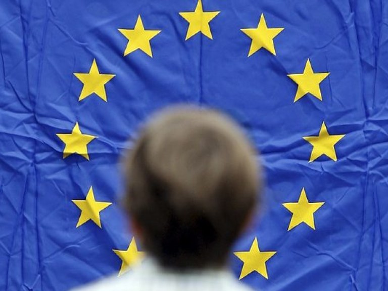 Жители ЕС не доверяют европейским органам управления &#8212; опрос