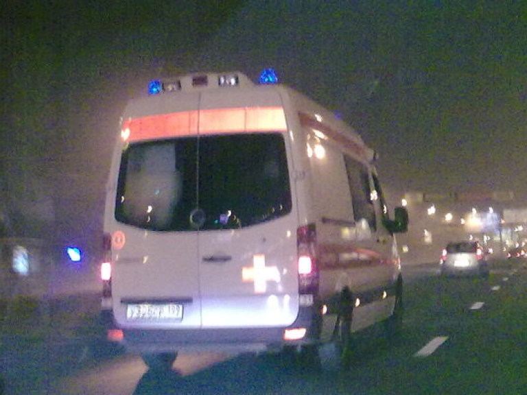 Во Львовской области пьяный водитель легковушки сбил на обочине двух пешеходов и скрылся