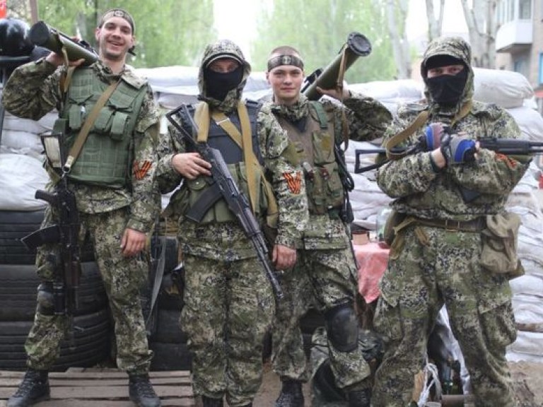 В ДНР утверждают, что бандитизмом занимаются не они, а Правый сектор и советуют звонить в милицию
