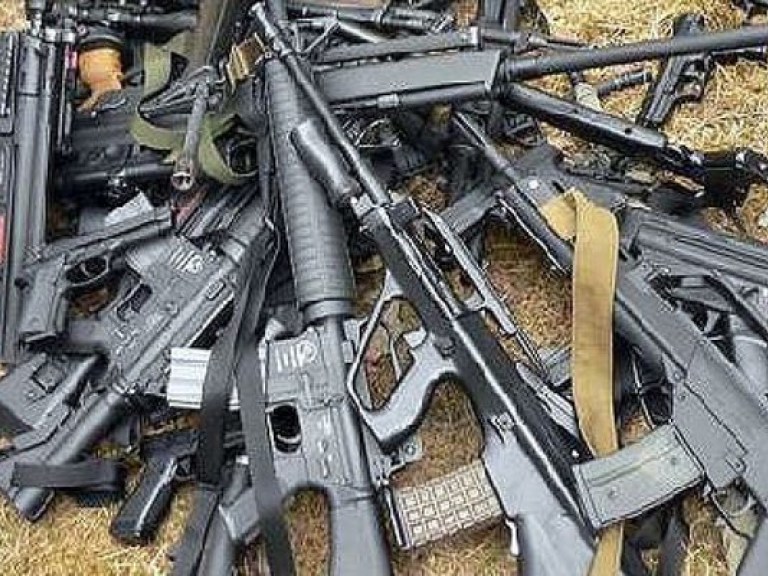 В Одессе на рынке торговали оружием
