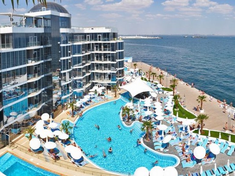 В Одессе открыт пятизвездочный отель с дельфинами!