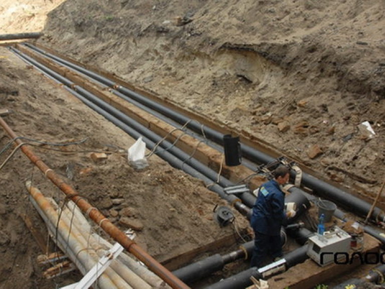 В Донецкой области неизвестные экскватором демонтировали магистральный водопровод
