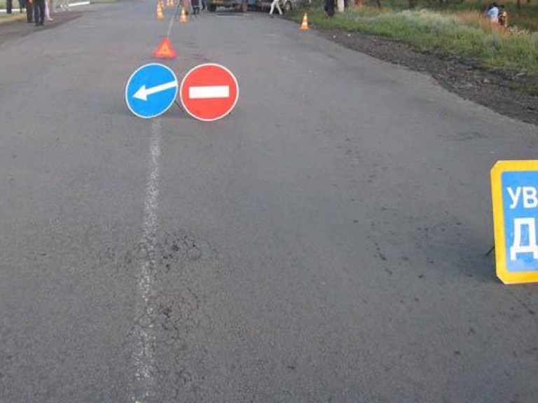 В Хмельницкой области столкнулись легковушка и грузовик, погиб водитель