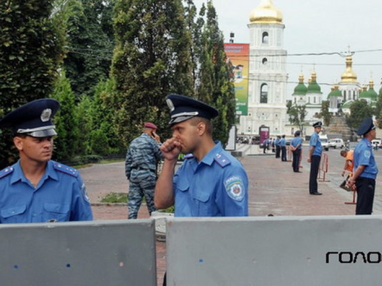 Охрану порядка во время выборов обеспечат почти 65 тысяч милиционеров