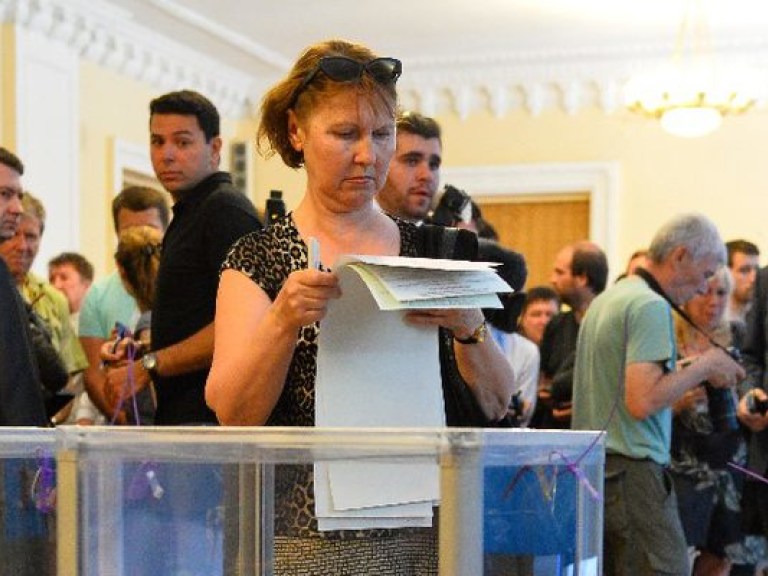 В ЦИКе обработано уже более 75 % протоколов, Порошенко побеждает на выборах