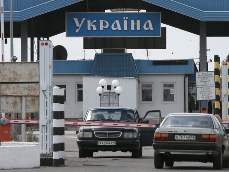 Украина начинает процедуру выхода из СНГ и вводит визы для россиян