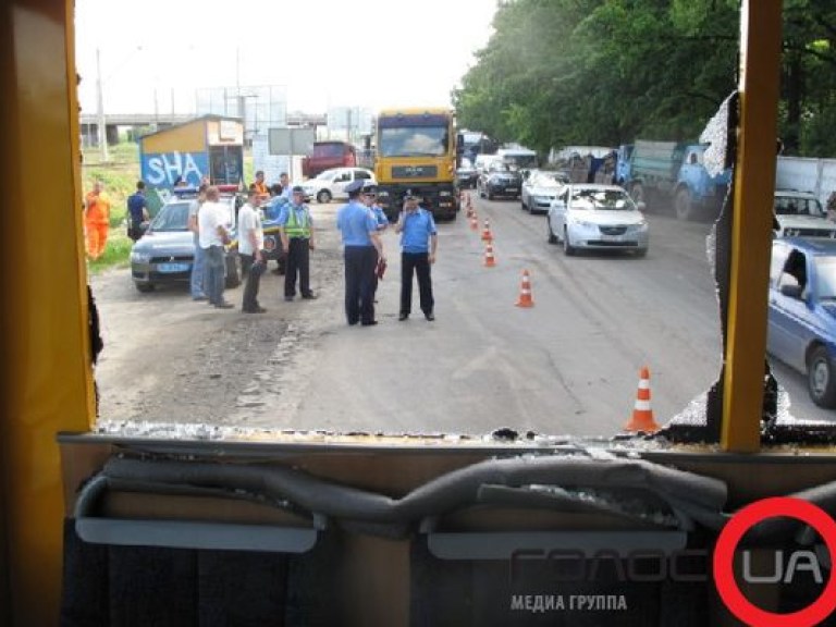 В Киевской области самосвал врезался в маршрутку прямо на остановке— есть пострадавшие (ФОТО)