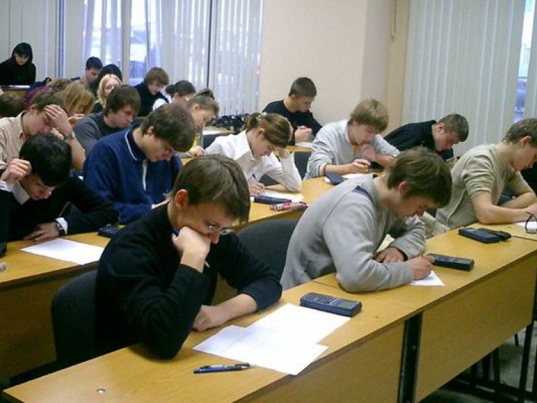 На Донбассе намерены отменить экзамены у девятиклассников